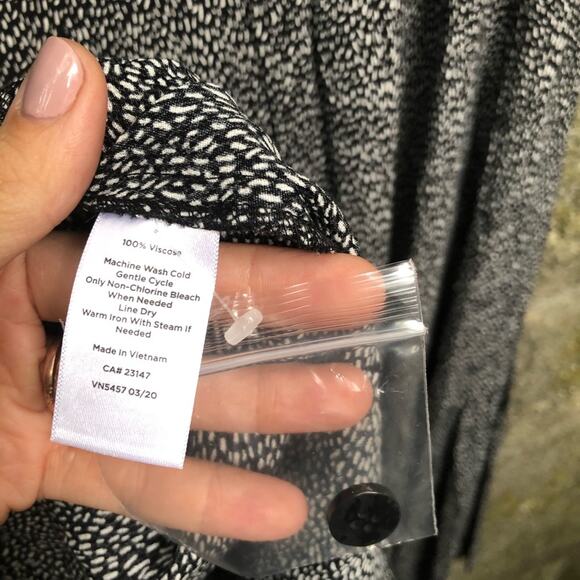 Talbots Button Front Tiered Midi Skirt Dot Pattern Black White Medium NWT - Picture 5 of 6